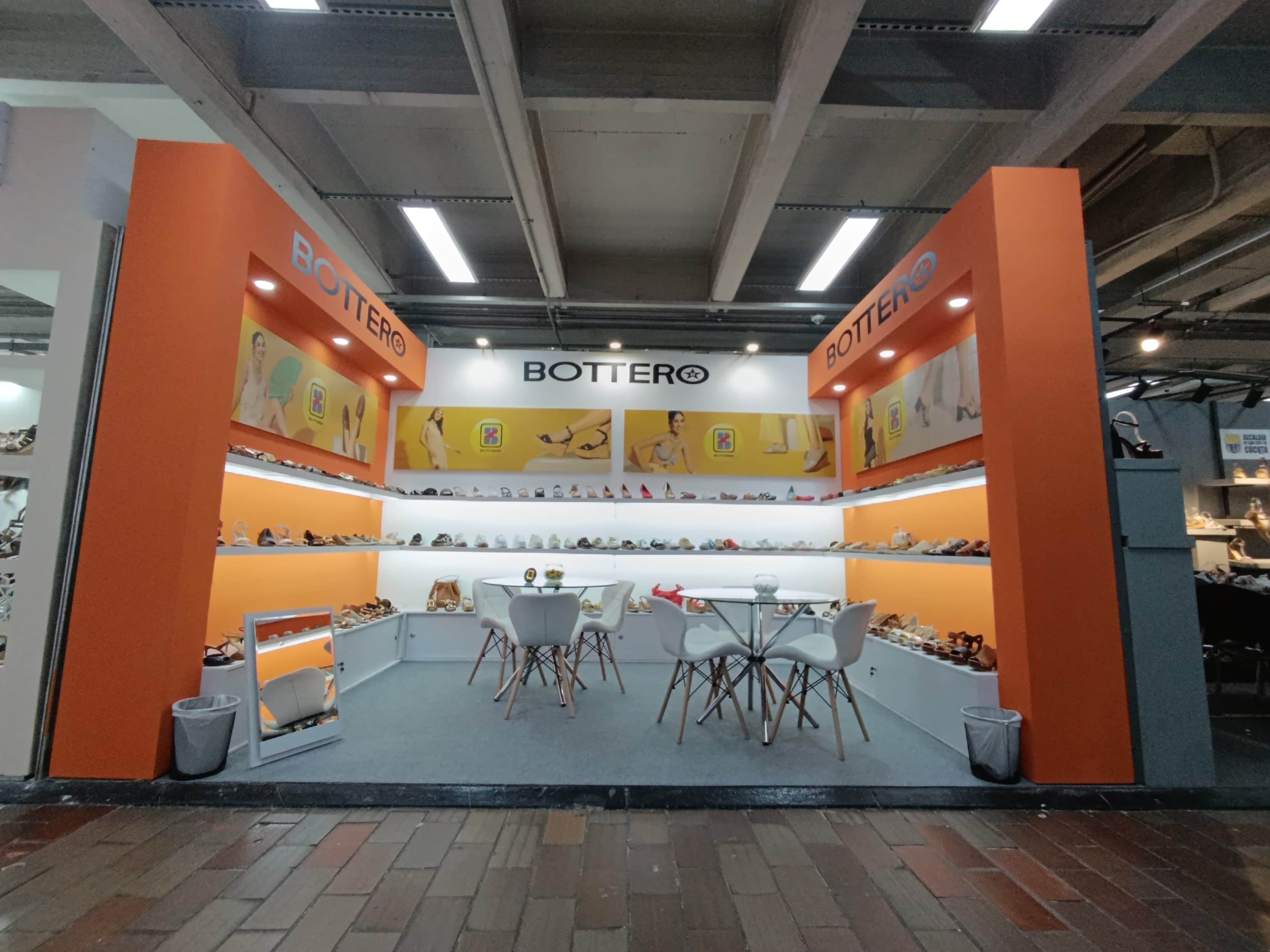 Stand de Botero Abil Calzado en Corferias 2025